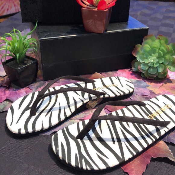 COLIN STUART Suede Animal Print Thong NWOT - Picture 2 of 7